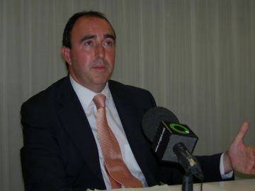 Jordi Joly: 'Fernández Ordóñez busca desviar cap a les autonomies la pressió del dèficit públic'