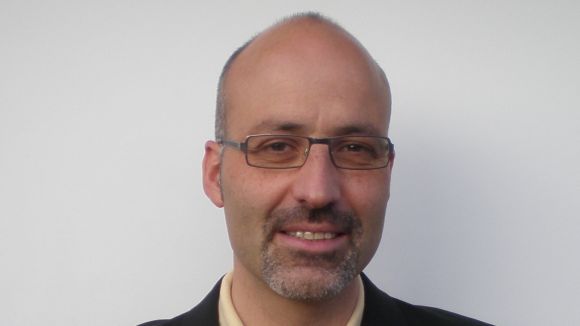 El catedràtic en telecomunicacions Josep Prat analitza els usos de la fibra òptica al magazín d'estiu