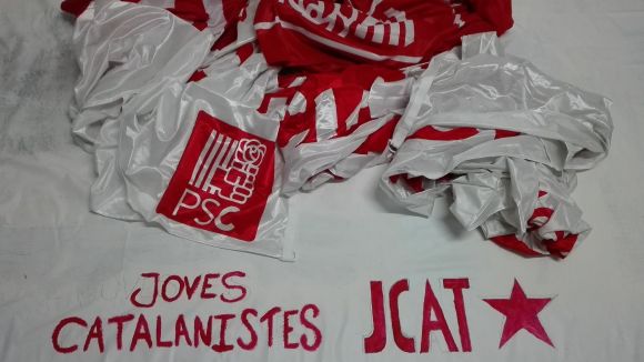 El PSC denuncia un grup autoanomenat Joves Catalanistes per presumpta retirada de cartells electorals