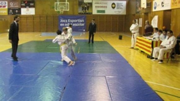 Més d'una seixantena de participants han disputat la jornada de judo escolar