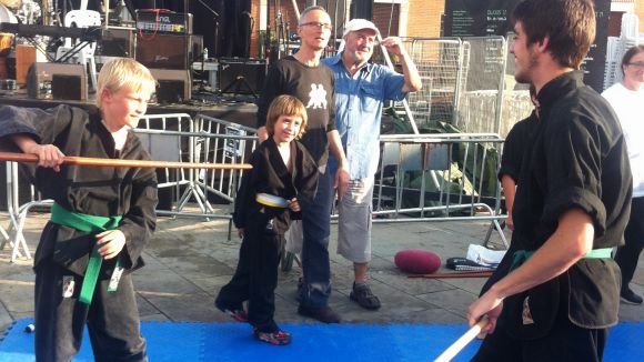 El Centre d'Equilibi Sant Cugat mostra les seves arts marcials a la plaça del Rei