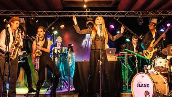 Lady Slang apropa avui versions pop i funk al Cafè Belgrado