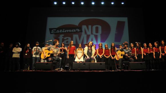 La festa Akustic omple el Teatre-Auditori contra la violència masclista