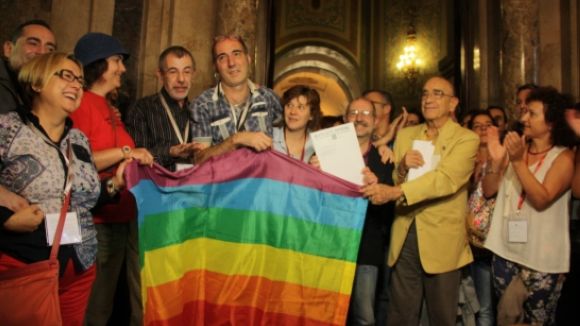ICV-EUiA demana a l'Ajuntament que faci complir la Llei contra l'homofòbia