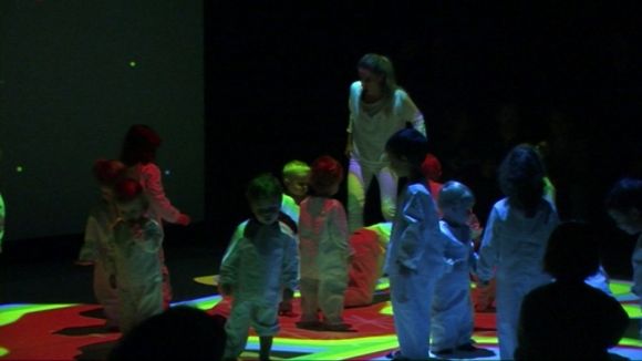 'Little Night' interactua amb els més menuts a través d'un joc de llums i colors