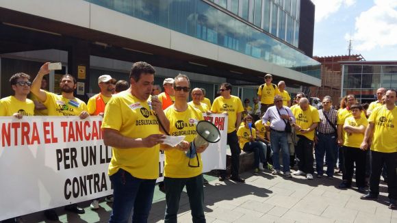 Més d'un miler de persones clama contra el tancament de Delphi