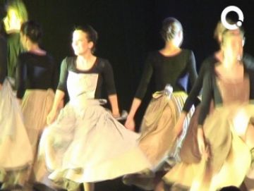 El grup Mediterrània reinterpreta els balls tradicionals amb una actuació especial