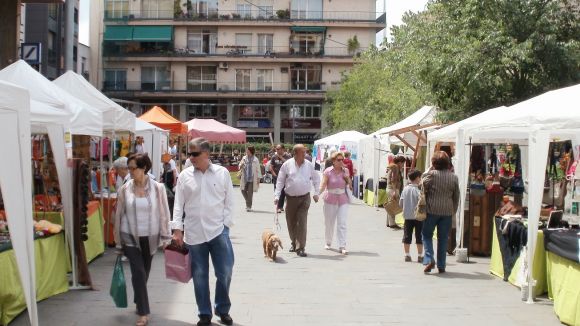 La plaça dels Quatre Cantons acull avui el mercat d'artesans