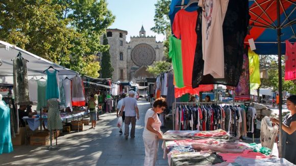 El mercadet dels dijous renova les concessions de les parades