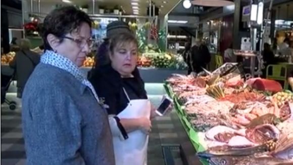 Paradistes i clients viuen la primera jornada d'un Mercat Vell ja remodelat