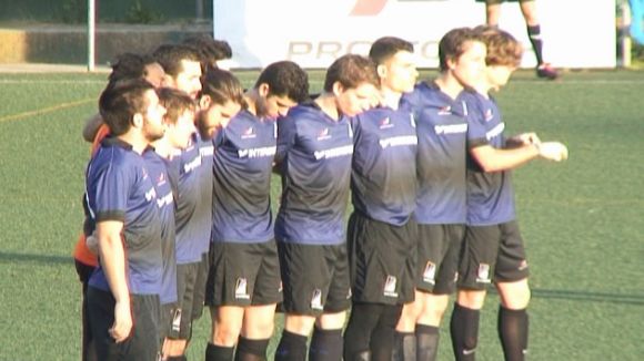 Els equips santcugatencs fan un minut de silenci per les víctimes dels Alps