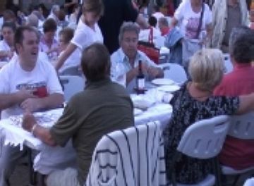 Alt: Mira-sol para la taula al carrer