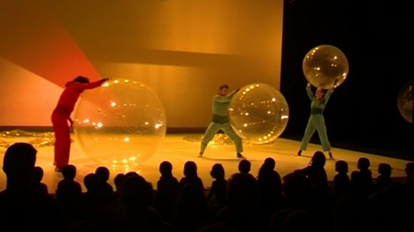 L'espectacle 'Miravella' captiva els més petits al Teatre-Auditori