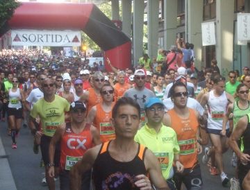 (11:06) Els primers corredors encaren el tram final