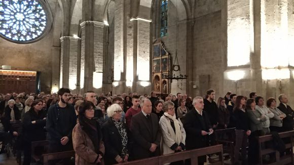 L'església del Monestir s'omple per acomiadar l'exalcalde Àngel Casas