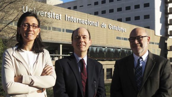 L'AECC concedeix una beca de 20.000 euros a un equip de recerca la UIC