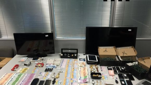 11 detinguts al Vallès en una operació de Mossos, amb escorcoll local, per delictes contra patrimoni