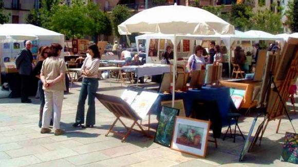 Firart treu avui les seves obres als carrers de la ciutat