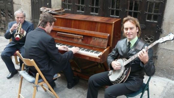 Nit de jazz al Xiringo de l'Hotel Sant Cugat amb el trio New Orleans Pussycats