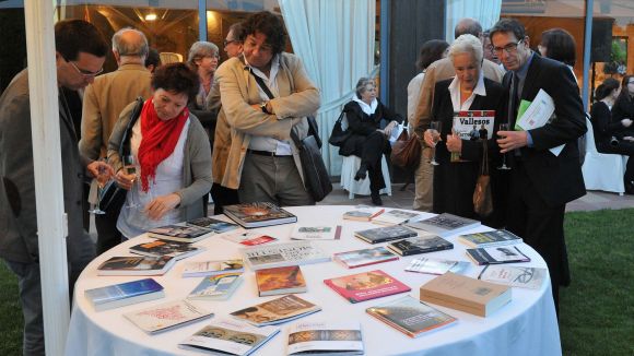 La 10a Nit Literària d'Òmnium retrà homenatge al poeta Francesc Garriga