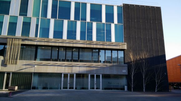 T'ensenyem la nova comissaria de la Policia Local per dins