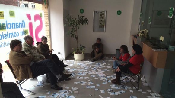 La PAHC ocupa una seu del BBVA a la Floresta per una hipoteca de Vallvidrera