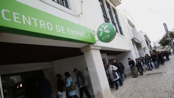 Els contractes temporals i les rendes baixes, objectes de tertúlia al magazín 'Connectats a l'estiu'