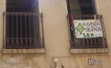 Un grup de joves 'okupes' s'instal·len en un habitatge del carrer Sant Antoni