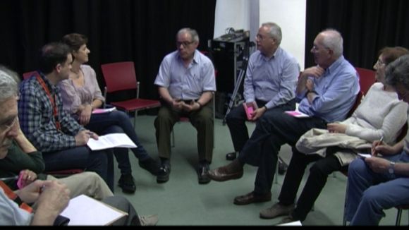 Els socis d'Òmnium debaten sobre el rumb de l'entitat per encarar el 27S