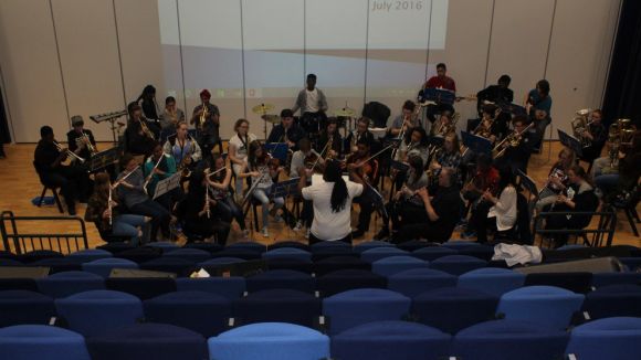 La Heath Park School Band anglesa sona avui a la plaça d'Octavià