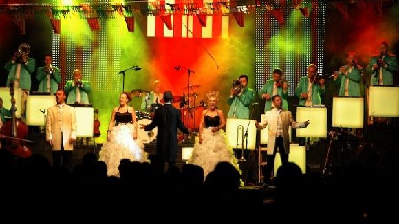 La revetlla de Sant Pere, al ritme de l'Orquestra Maravella