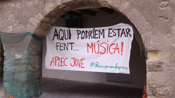 pancarta-aplec-jove-espais.jpg