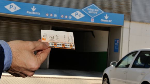 Els usuaris de FGC poden aparcar al Mira-sol Centre tot el dia per dos euros