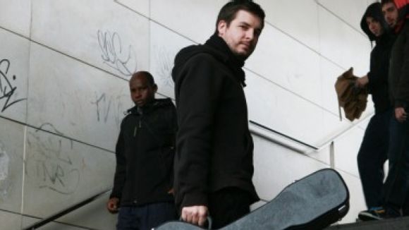 Alt: El cantautor Pau Alabajos, protagonista musical del Terra Dolça l'últim dissabte d'abril