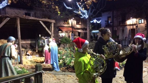 Josep, Maria, el Nen Jesús i els Reis no falten a la cita del pessebre de la plaça de Barcelona