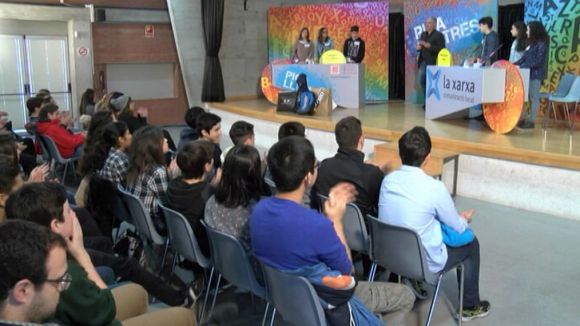Els instituts Nuestra Señora de Montserrat de Rubí i FEDAC Cerdanyola s'enfronten al 'Pica Lletres'