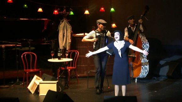 'Piaf! The Show' transporta el públic santcugatenc a la bohèmia parisenca