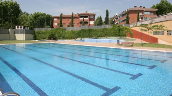 Les piscines del Parc Central i la Floresta ofereixen cursos de natació pel juliol