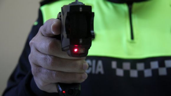 La CUP-PC vol que es prohibeixi l'ús de pistoles elèctriques Taser a la Policia Local