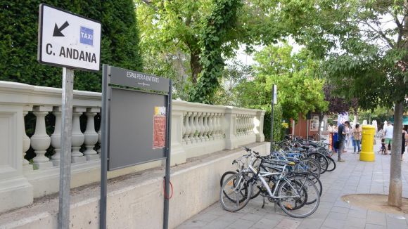 L'Ajuntament instal·la 10 plafons perquè les entitats i associacions puguin donar a conèixer les seves activitats