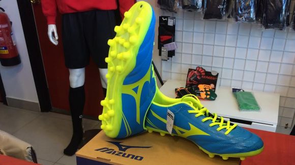 Thinkinsport i 'Esport en Marxa' sortegen unes botes de futbol Mizuno Morelia Neo
