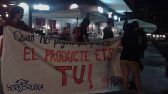 Hora Bruixa exposa un cas de publicitat sexista al restaurant La Barra de Pinchos