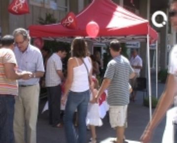 Alt: El PSC treu el finançament al carrer