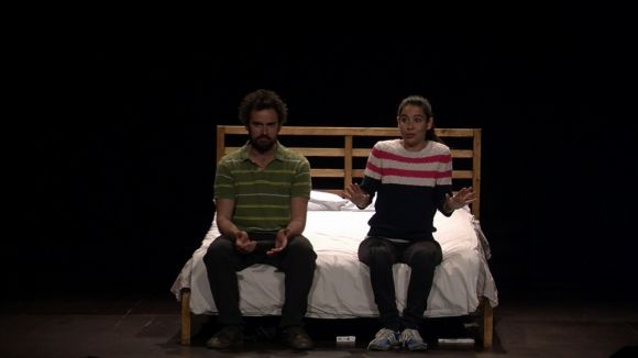 'Pulmons' retrata la generació de la incertesa al teatre del Casal de Mira-sol