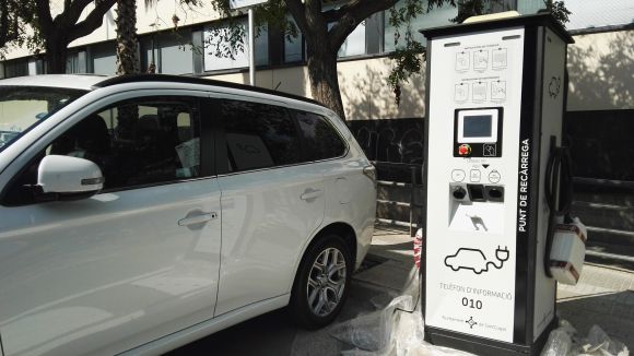 Instal·lat el primer punt de recàrrega ràpida per a vehicles elèctrics, ubicat al cap La Mina