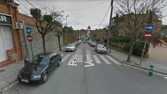 Afectacions a les places d'aparcament a la rambla de Jacint Verdaguer per les obres de la plaça-mirador