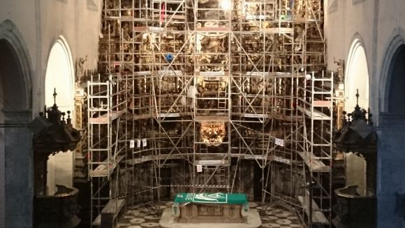 El CRBMC restaura el Retaule Major de Santa Maria d'Arenys de Mar