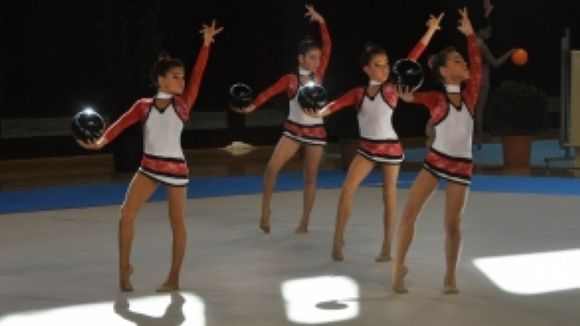 Tres gimnastes del Muntanyenc competeixen a l'Estatal de rítmica