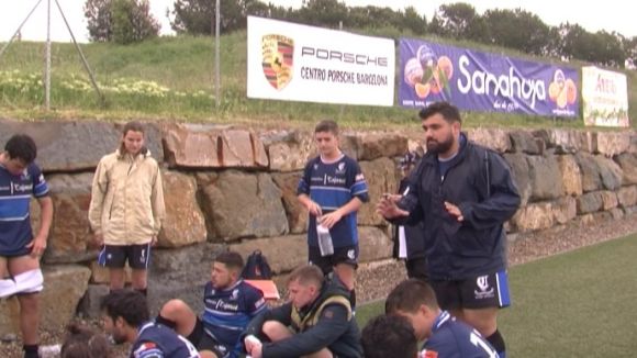 L'emotiu i motivador discurs d'un jugador del Ciencias als seus companys a l'Estatal de rugbi de Sant Cugat