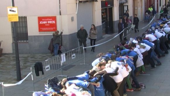 La Melé Gegant de la Marató de TV3 reuneix menys persones que l'any passat